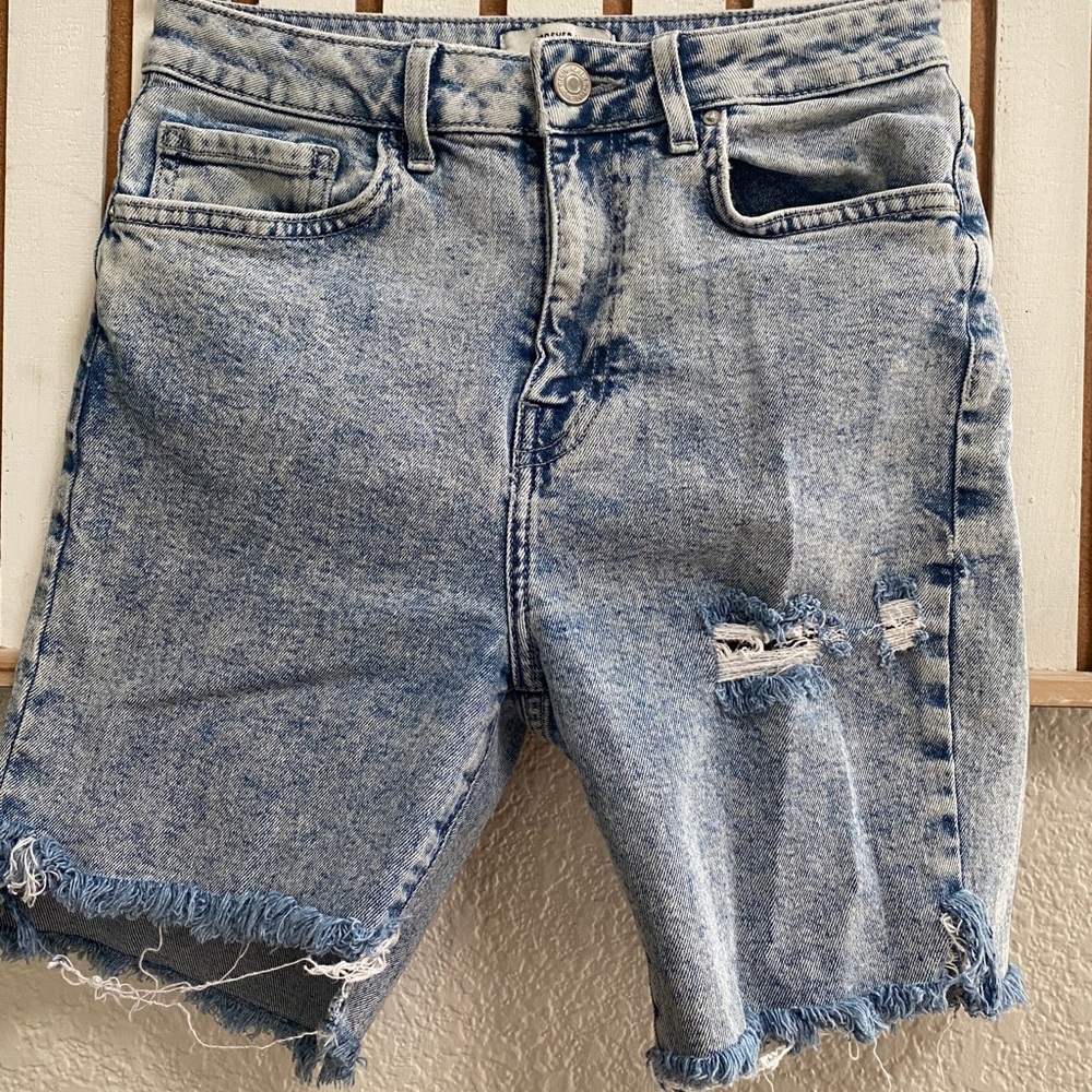 Denim acid wash jean shorts